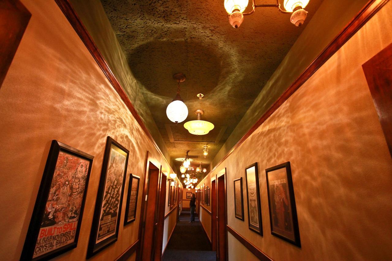 Отель Mcmenamins Kennedy School Портленд Экстерьер фото